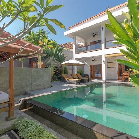 Villa Royal Singaraja エクステリア 写真