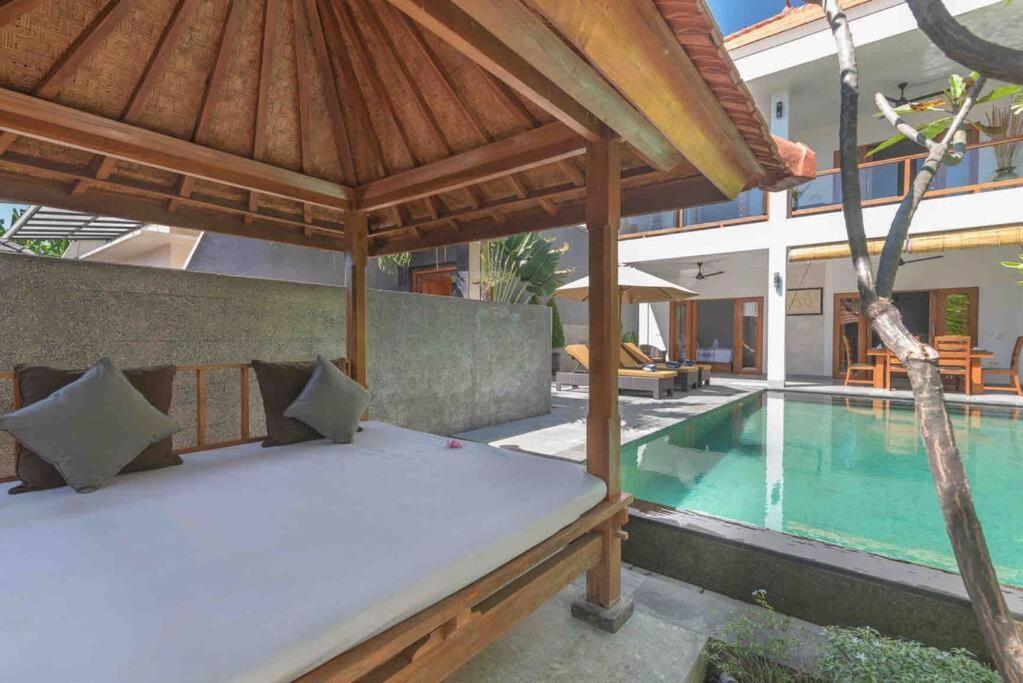 Villa Royal Singaraja エクステリア 写真