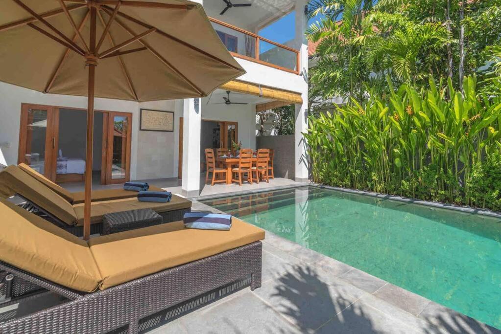 Villa Royal Singaraja エクステリア 写真