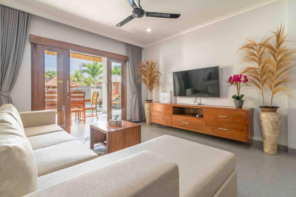 Villa Royal Singaraja エクステリア 写真