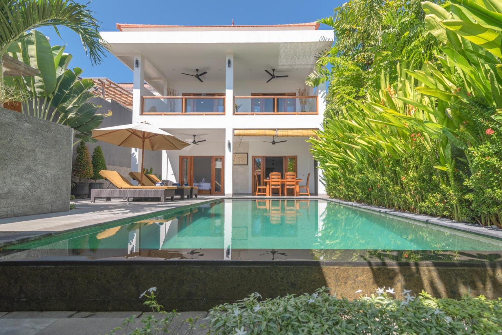 Villa Royal Singaraja エクステリア 写真